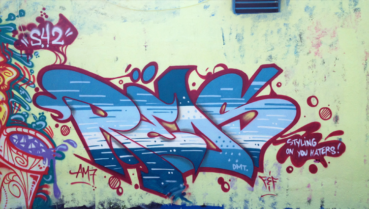 10-escritoras-de-graffiti-realmente-rudas-reds