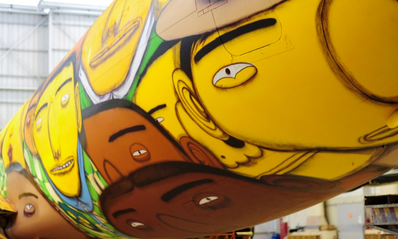 Boeing-737-Grafitti-Os-Gemeos-8