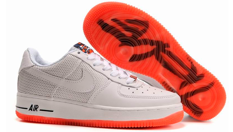 Colaboración de Air Force 1 con el escritor de graffiti Futura